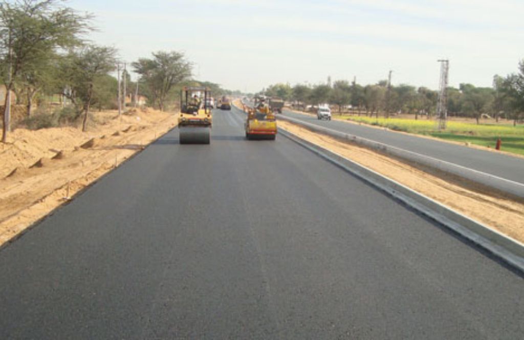 Road Construction Bitumen in Highway Development
